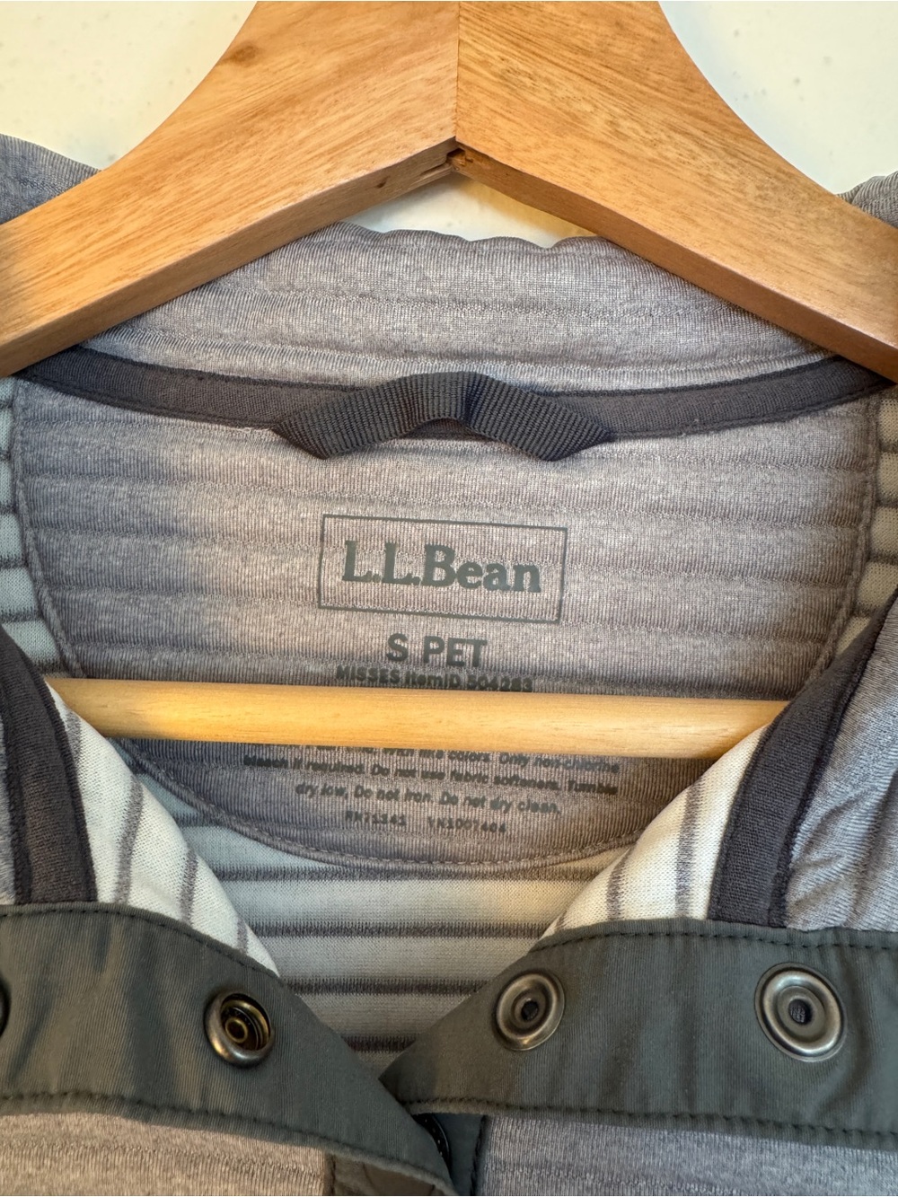 L.L. Bean Light Gray Ribbed Snap-Placket Fleece Pullover - Picture 3 of 4